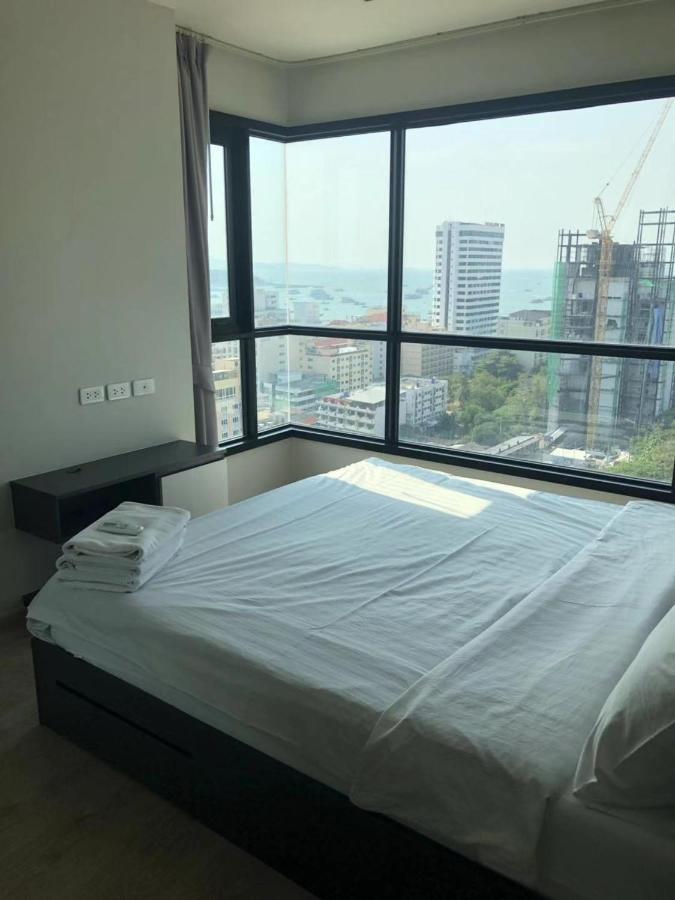 The Base Central Pattaya Seaview Extérieur photo