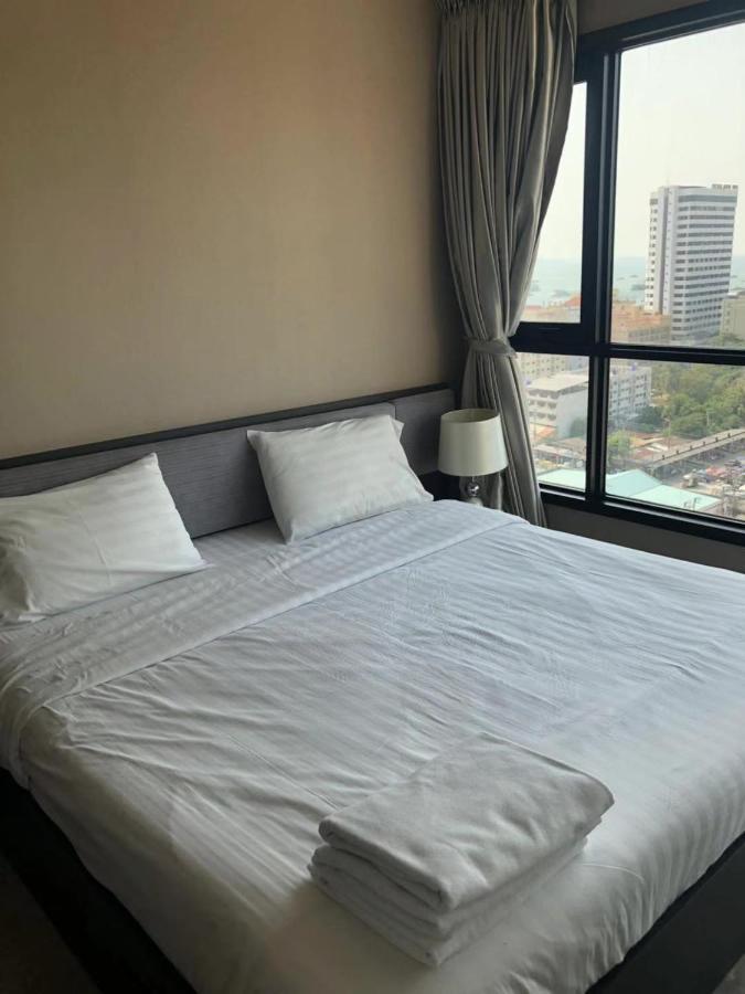 The Base Central Pattaya Seaview Extérieur photo