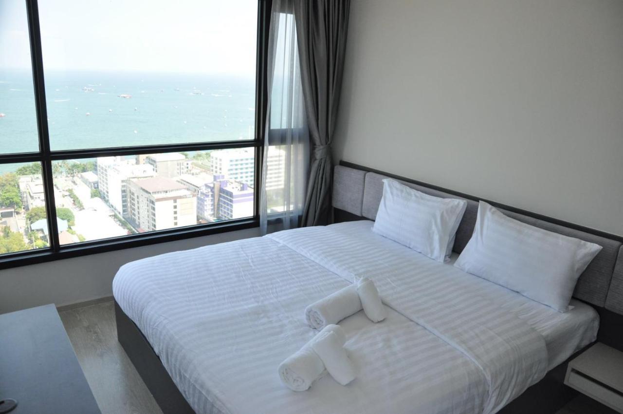 The Base Central Pattaya Seaview Extérieur photo