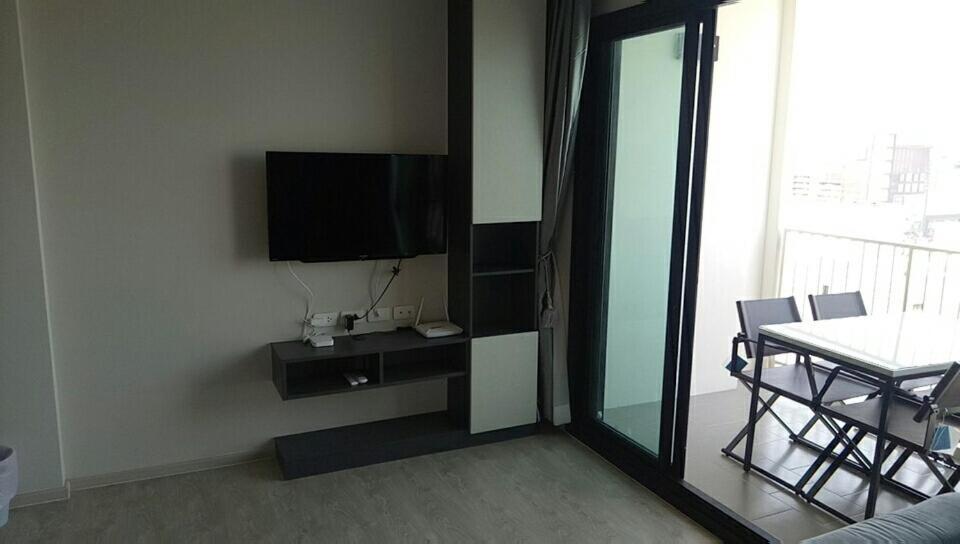 The Base Central Pattaya Seaview Extérieur photo