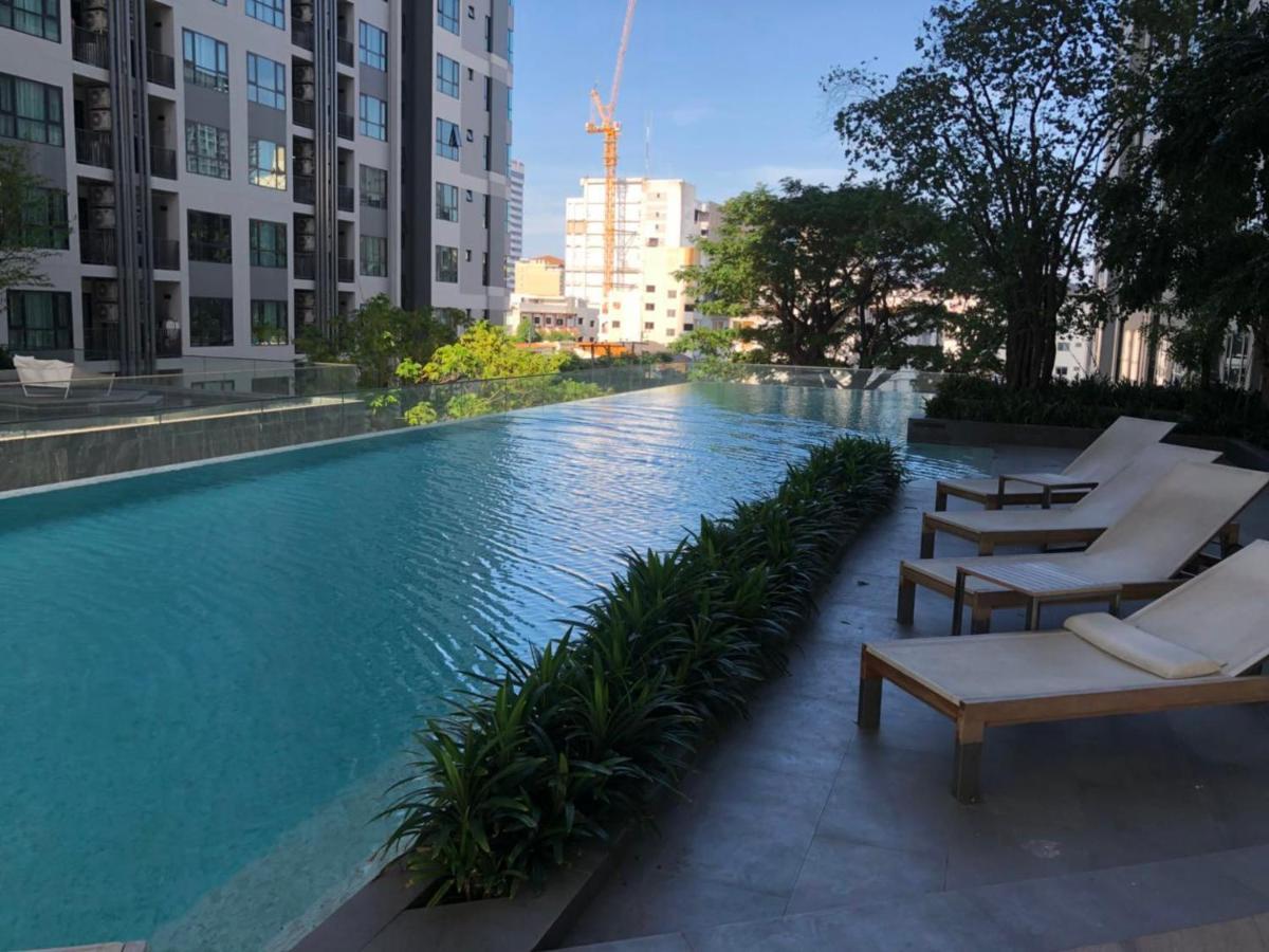 The Base Central Pattaya Seaview Extérieur photo