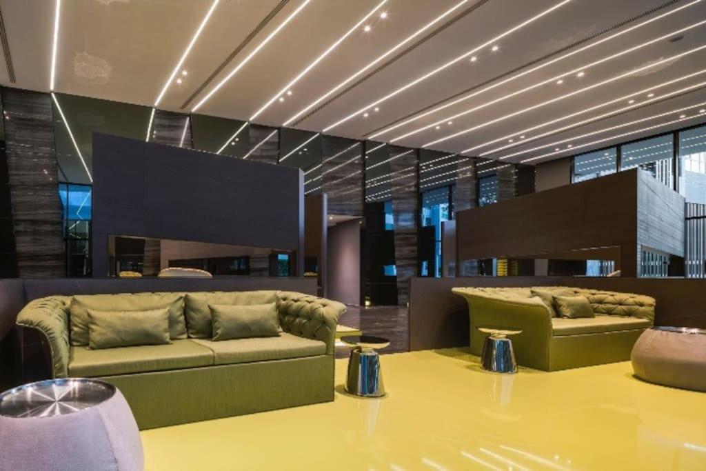 The Base Central Pattaya Seaview Extérieur photo