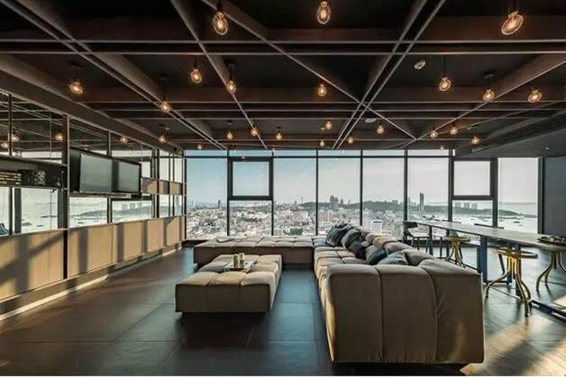 The Base Central Pattaya Seaview Extérieur photo