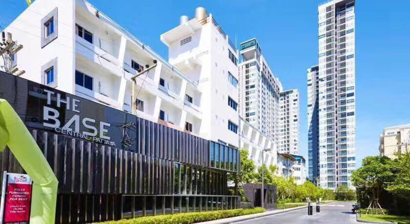 The Base Central Pattaya Seaview Extérieur photo