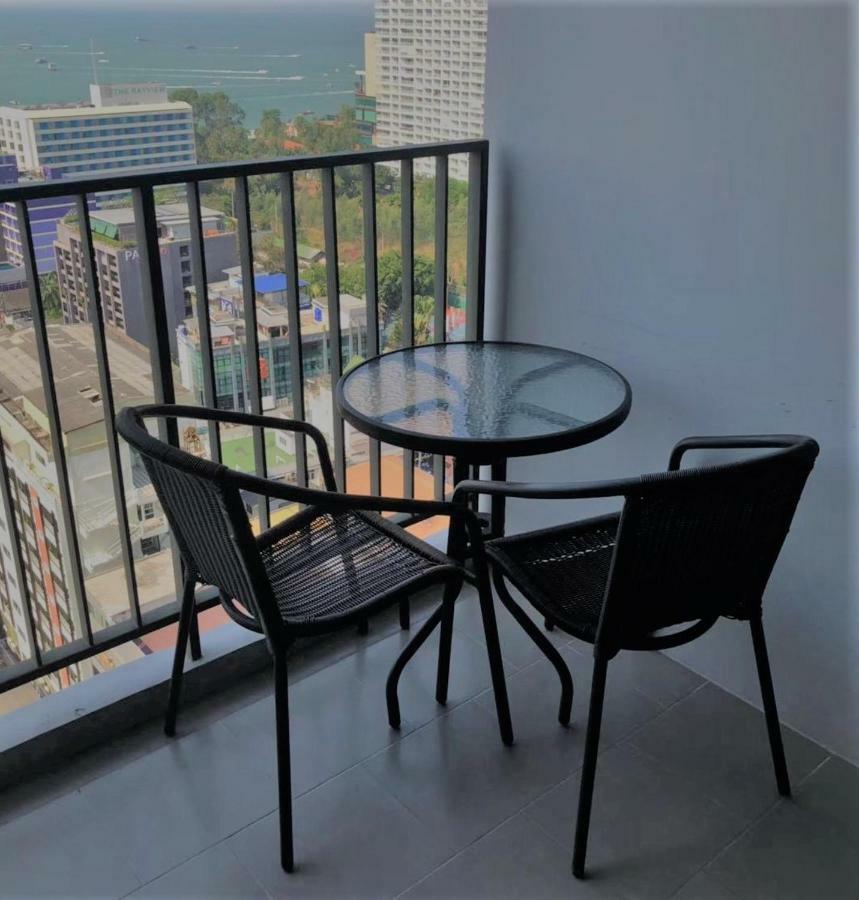 The Base Central Pattaya Seaview Extérieur photo