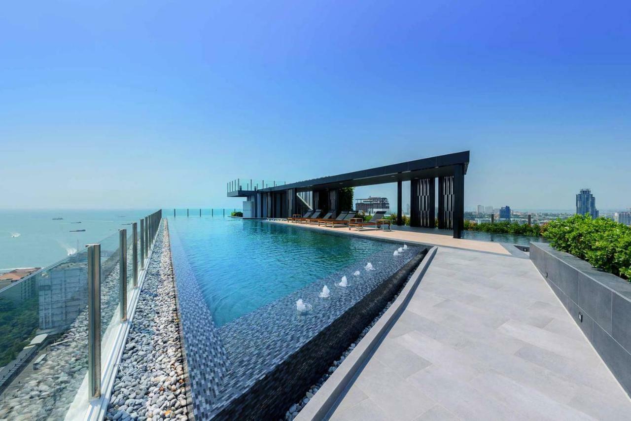 The Base Central Pattaya Seaview Extérieur photo